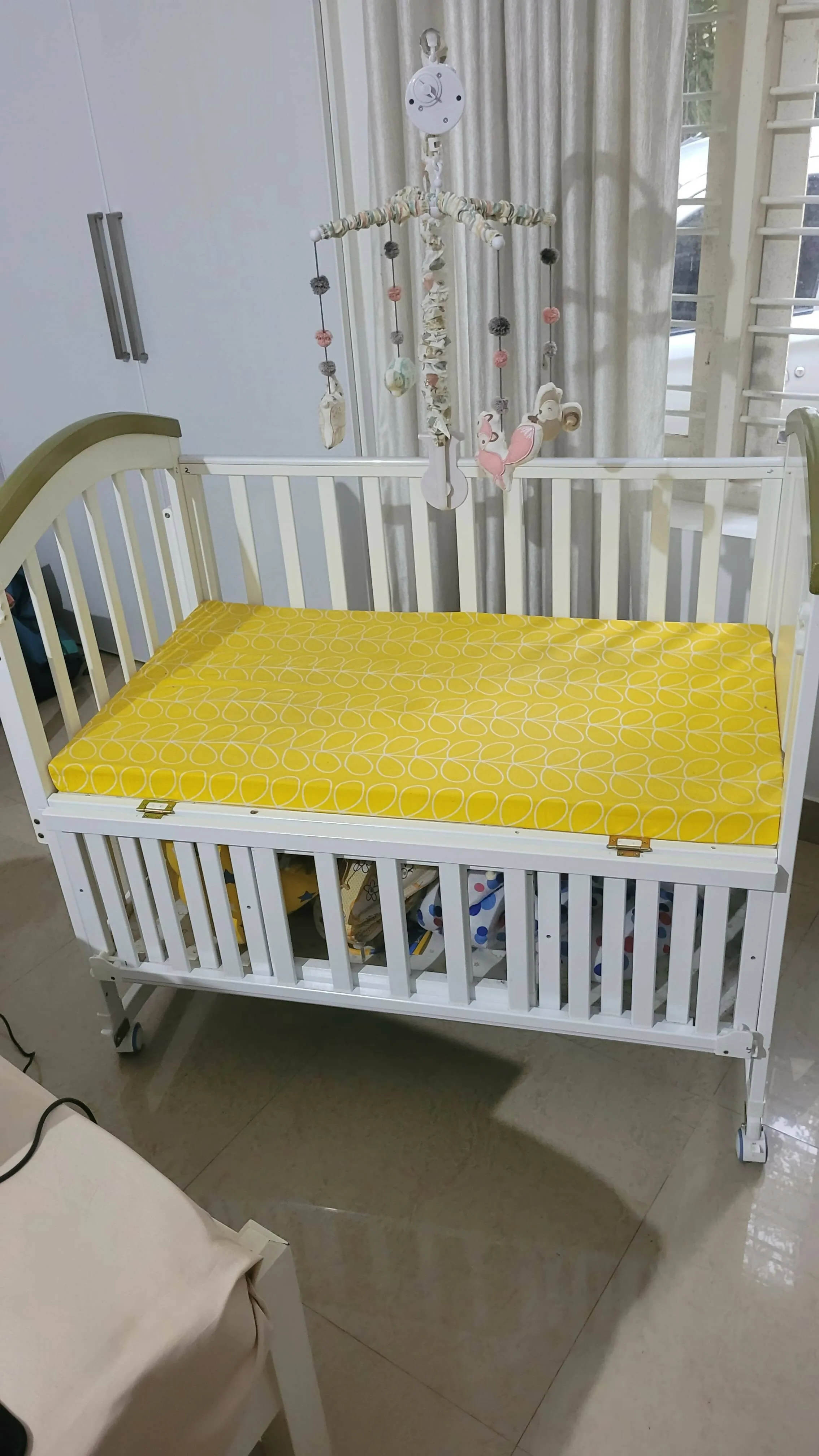 BABYTEDDY 9 in 1 cot, Dimensions: 106L x 64W x 94H Cm