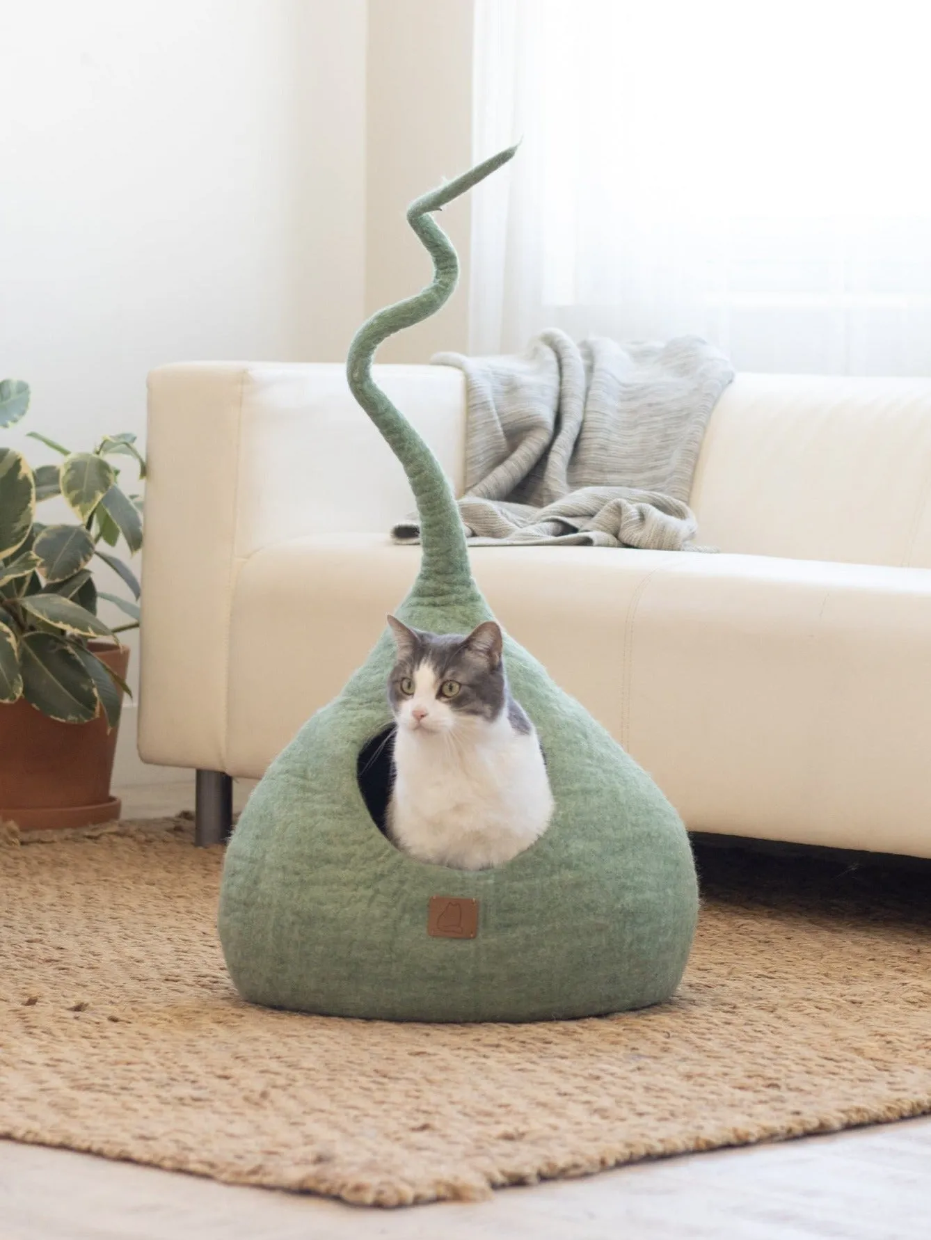 Deluxe Handcrafted Felt Cat Cave With Tail - Eucalyptus Green