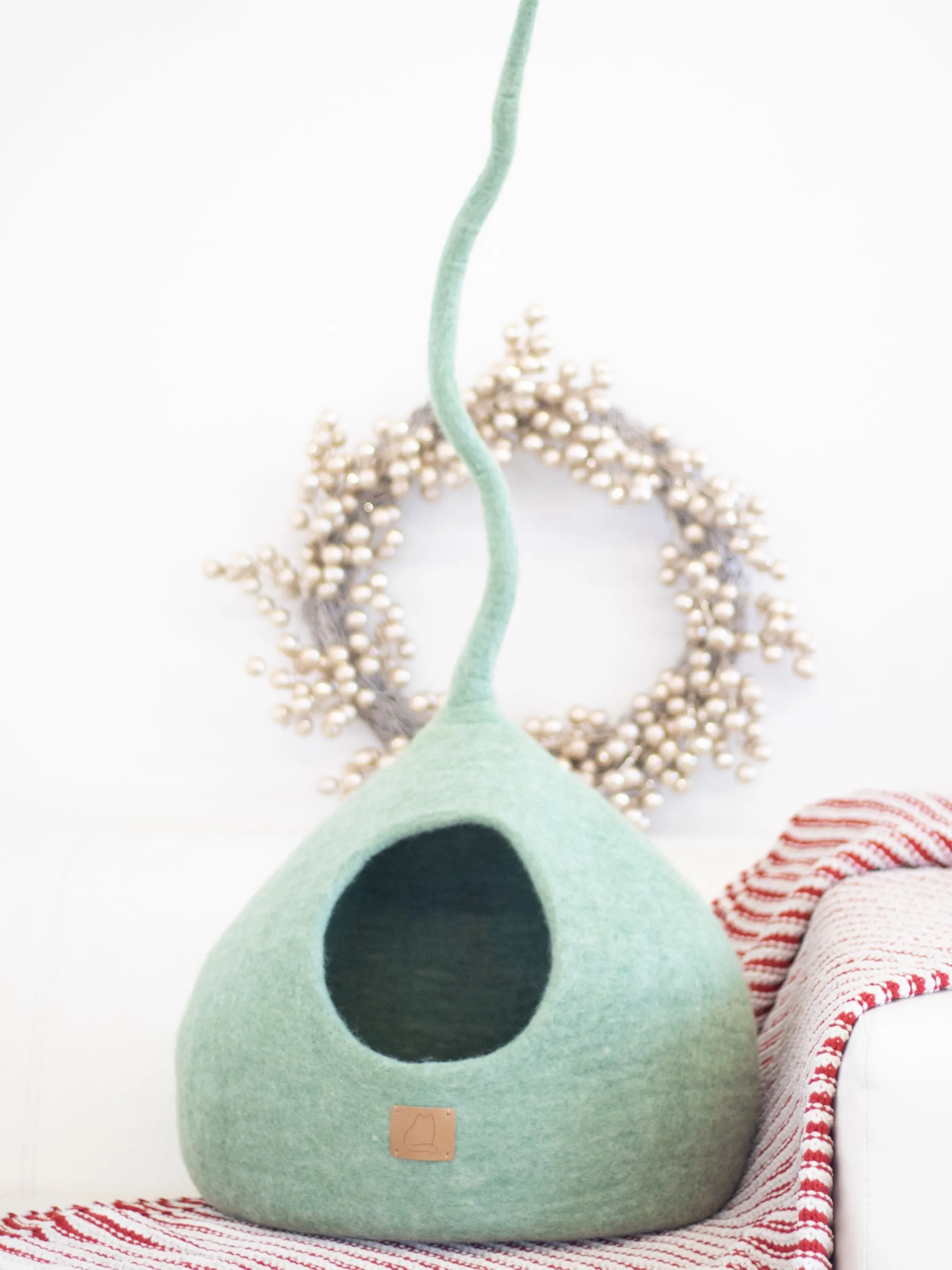 Deluxe Handcrafted Felt Cat Cave With Tail - Eucalyptus Green