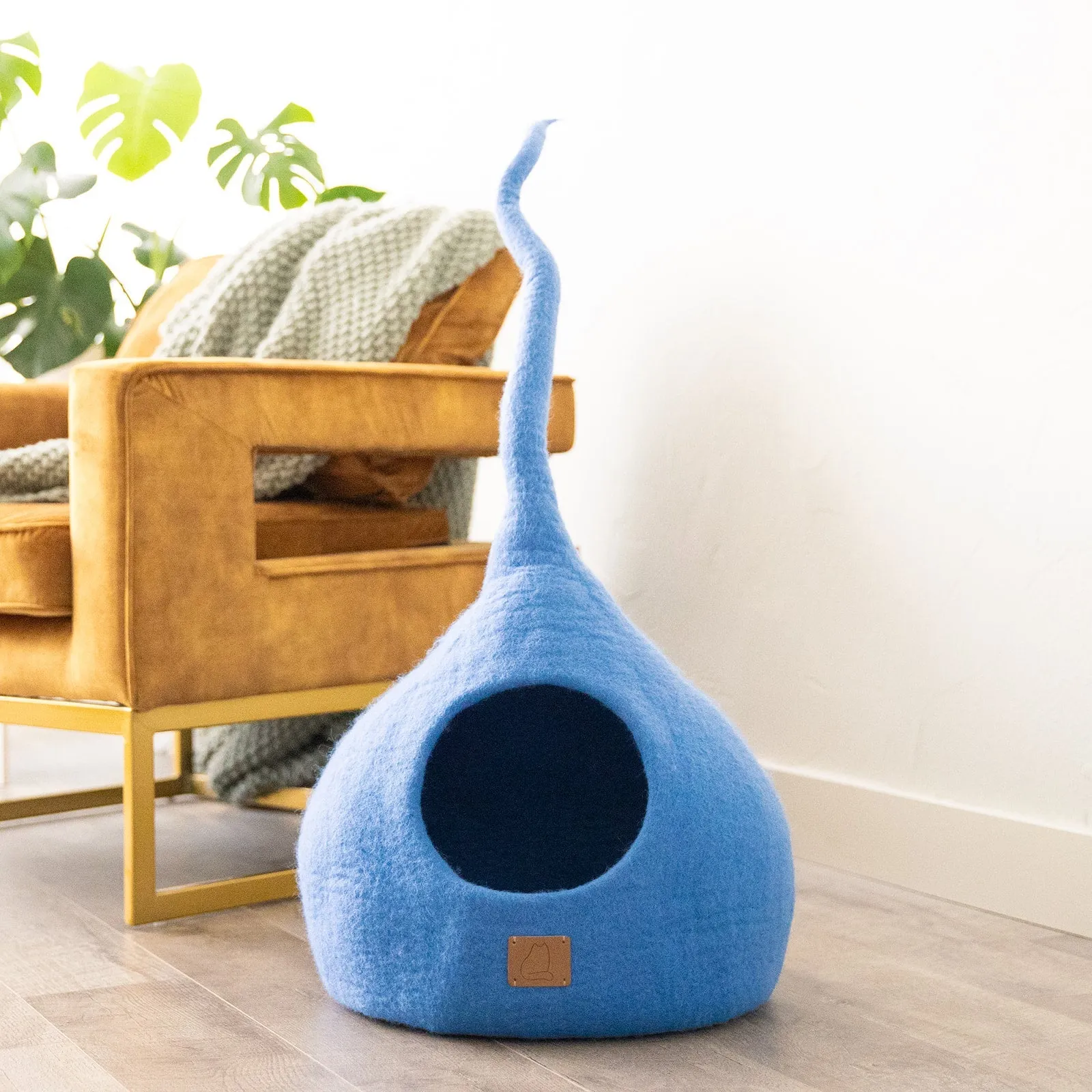 Deluxe Handcrafted Felt Cat Cave With Tail - Sky Blue