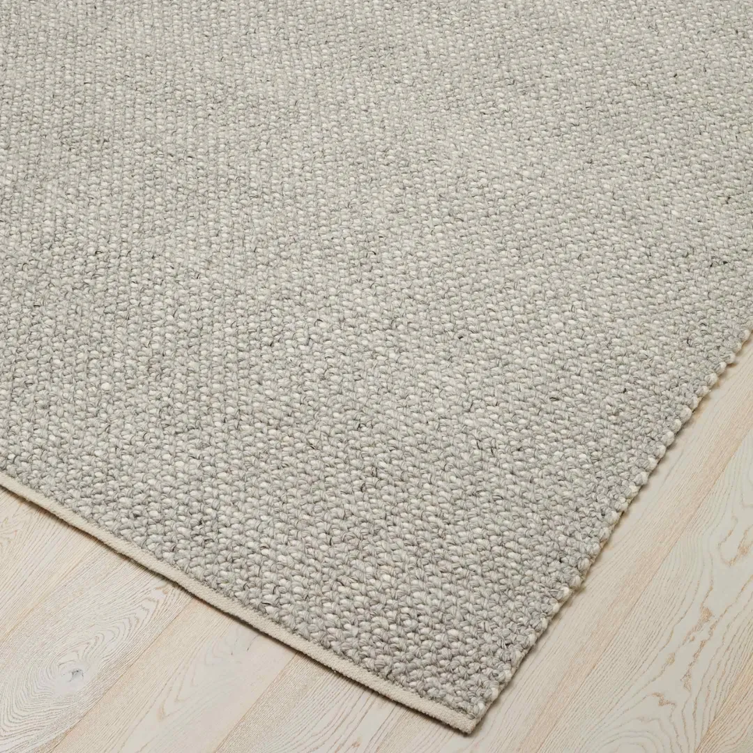 Emerson Feather Rug - 1.6x2.3