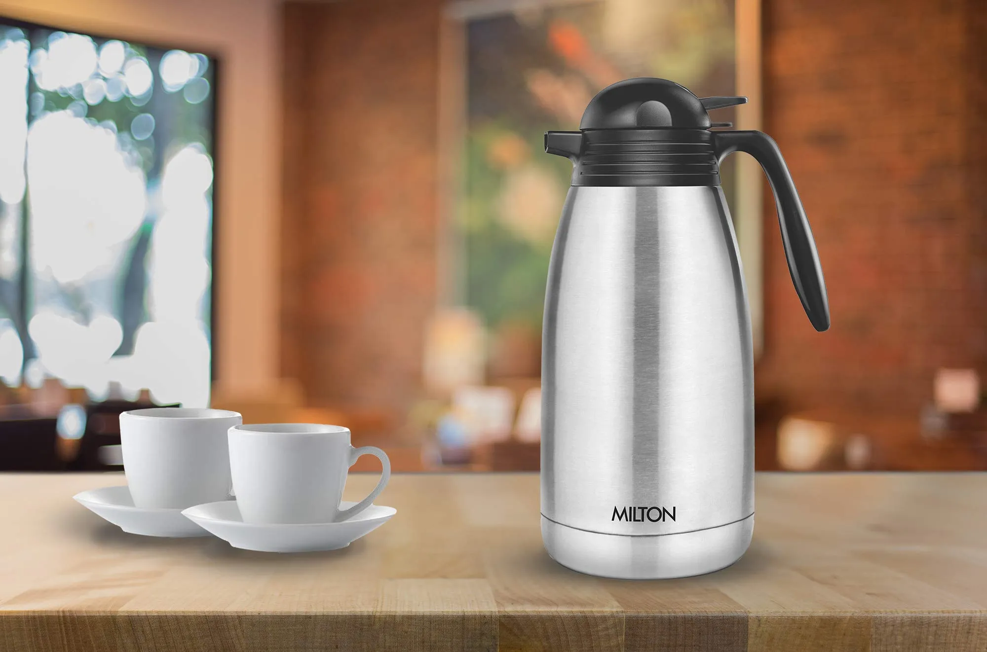 Milton Thermosteel Flip Lid Flask, 500 millilitres, Silver & Thermosteel Carafe Flask, 2 litres, Silver Combo