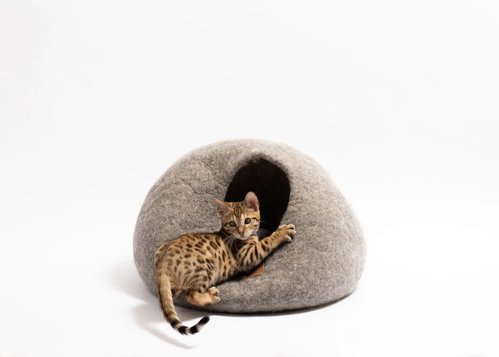 Premium Felted Wool Cat Cave Bed - Earth Brown