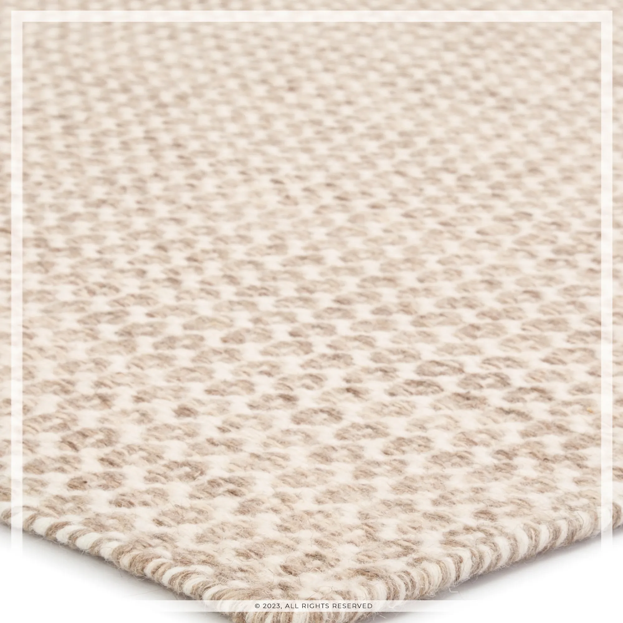 UJR0151 Luxury Hand-Woven Natural Low-Pile Rug