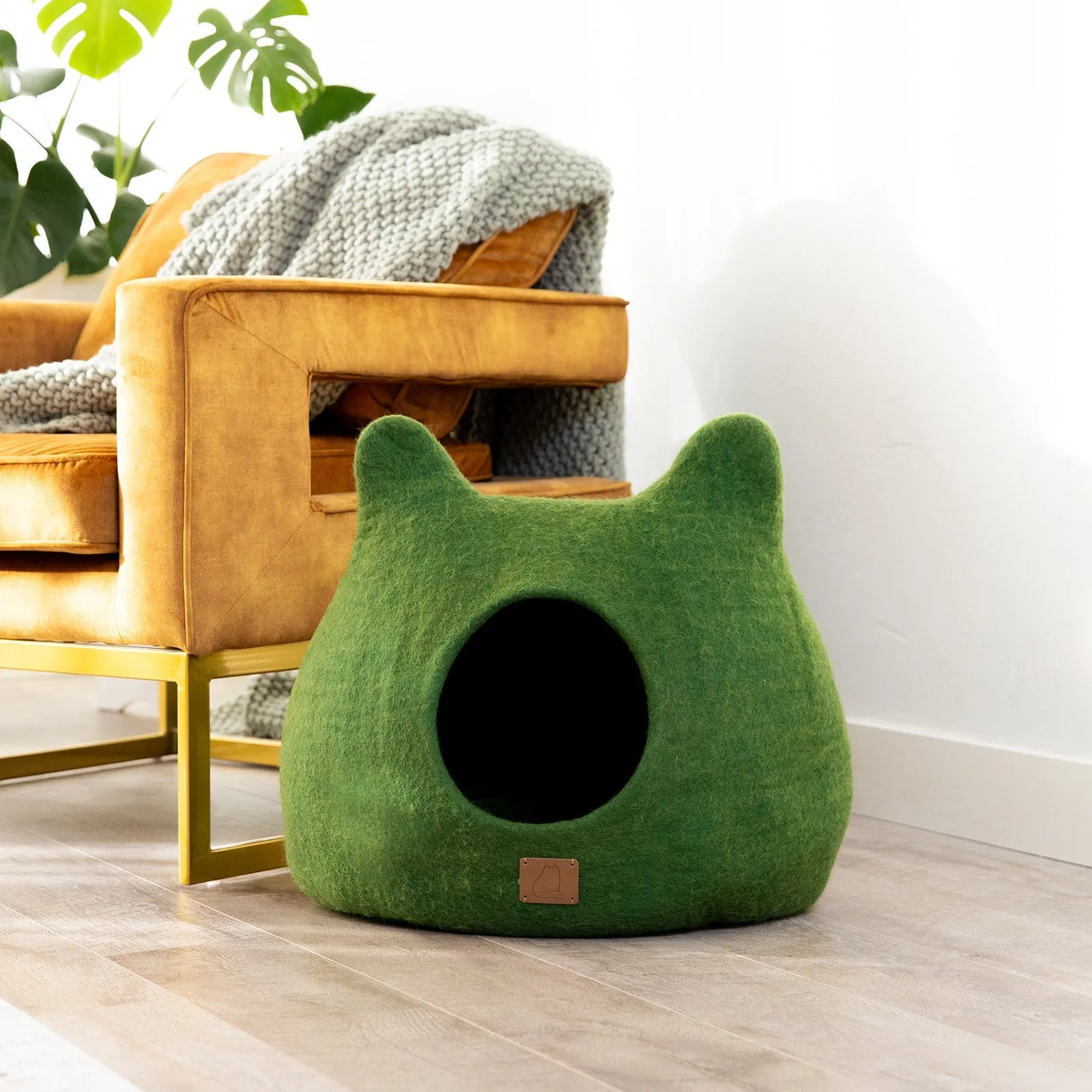 Whimsical Cat Ear Cave Bed - Forest Green