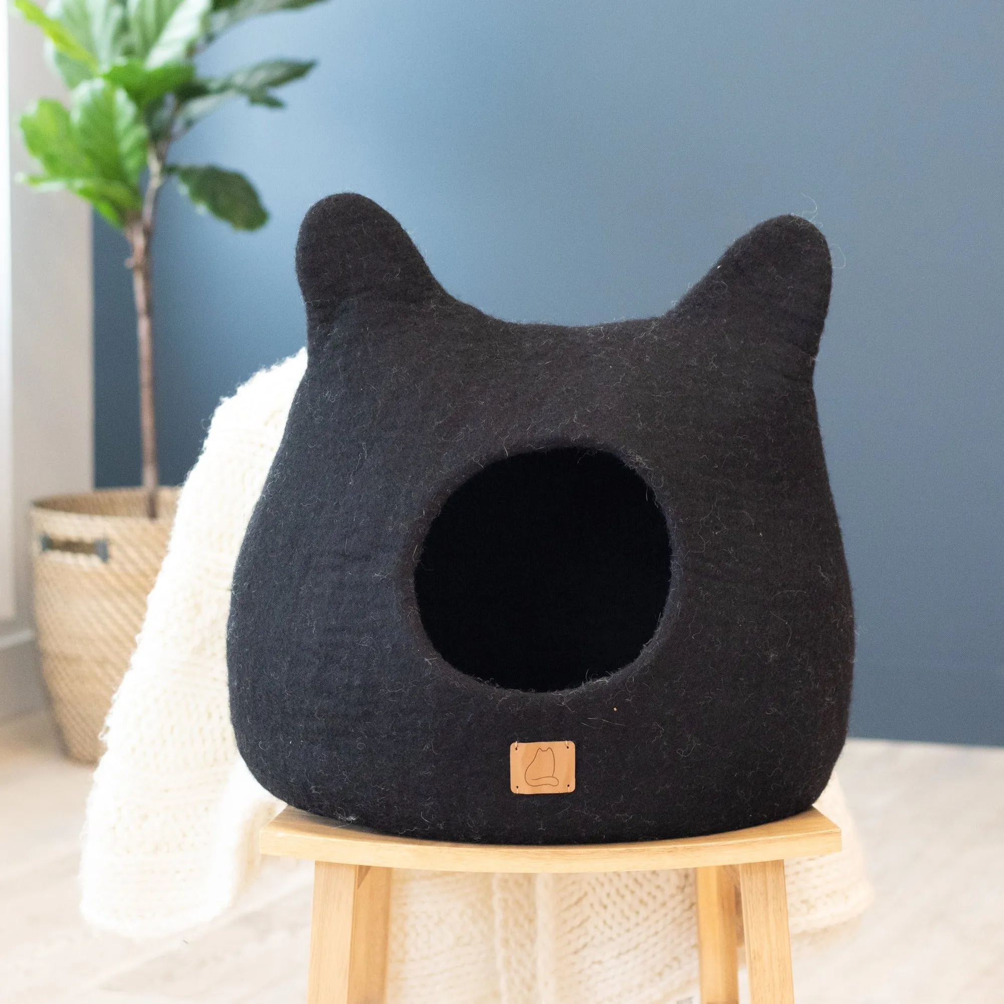 Whimsical Cat Ear Cave Bed - Night Black